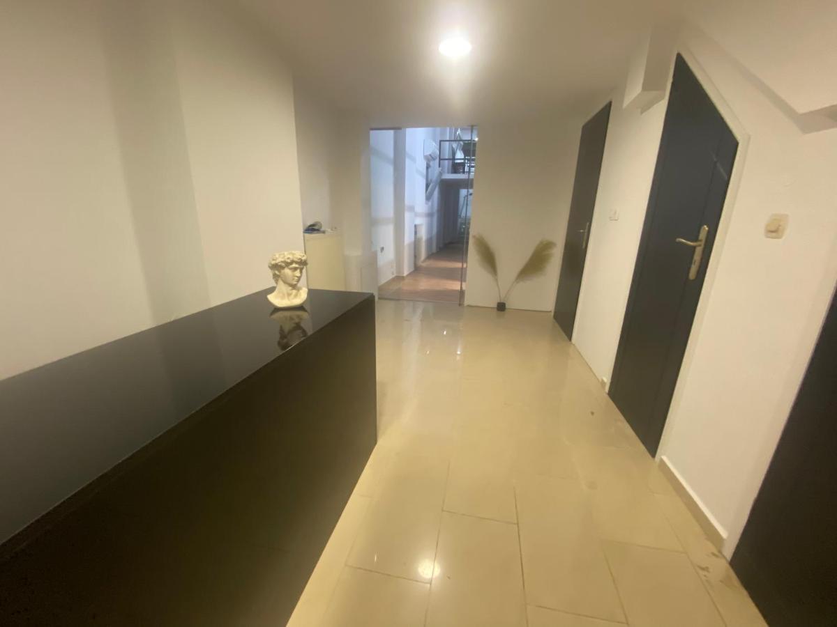 فندق Le.Chris Central Dorms ريثيمنو المظهر الخارجي الصورة